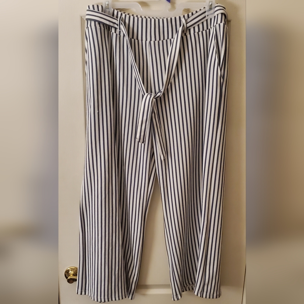 Women's pull-on boot cut pants